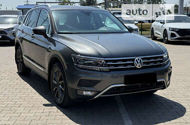 Внедорожник / Кроссовер Volkswagen Tiguan 2018 в Черновцах