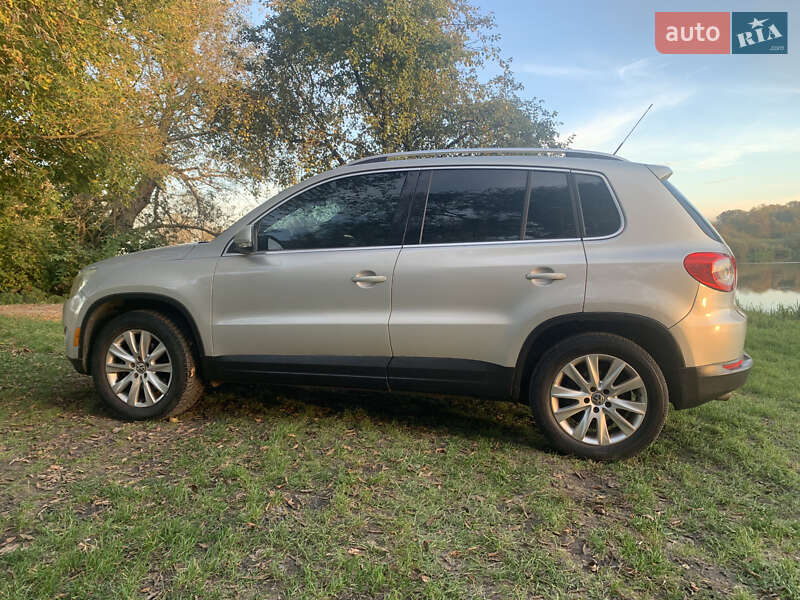 Внедорожник / Кроссовер Volkswagen Tiguan 2008 в Ровно