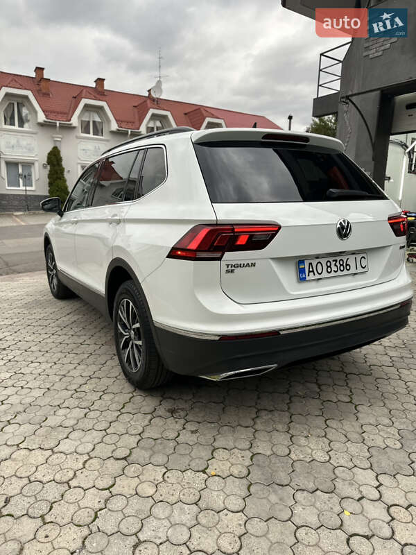 Внедорожник / Кроссовер Volkswagen Tiguan 2019 в Ужгороде