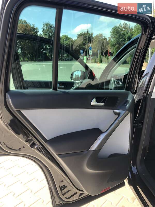 Позашляховик / Кросовер Volkswagen Tiguan 2008 в Житомирі