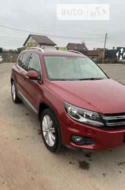 Внедорожник / Кроссовер Volkswagen Tiguan 2012 в Буче