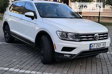 Внедорожник / Кроссовер Volkswagen Tiguan 2017 в Богородчанах