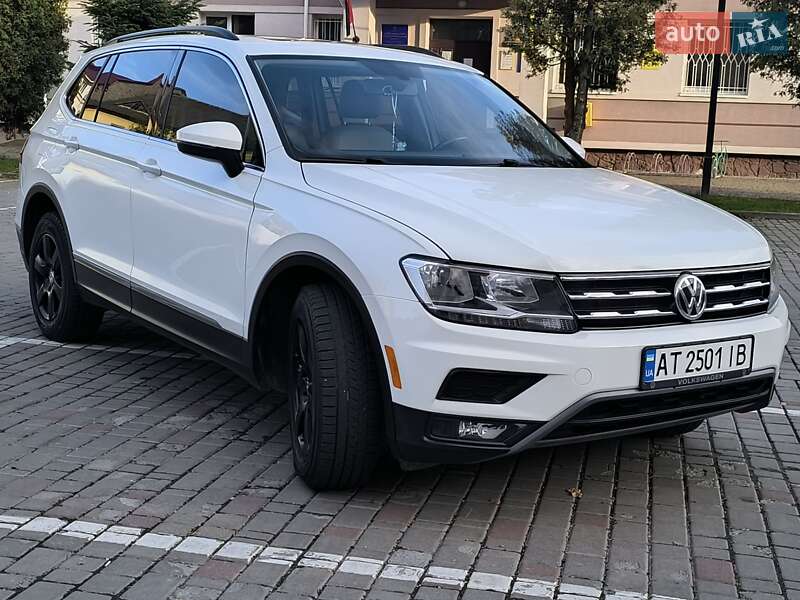 Внедорожник / Кроссовер Volkswagen Tiguan 2017 в Богородчанах