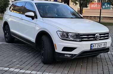 Внедорожник / Кроссовер Volkswagen Tiguan 2017 в Богородчанах