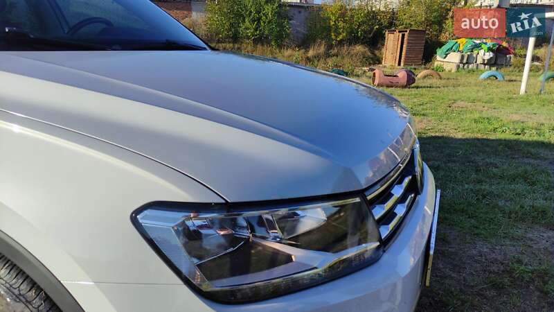 Внедорожник / Кроссовер Volkswagen Tiguan 2017 в Житомире