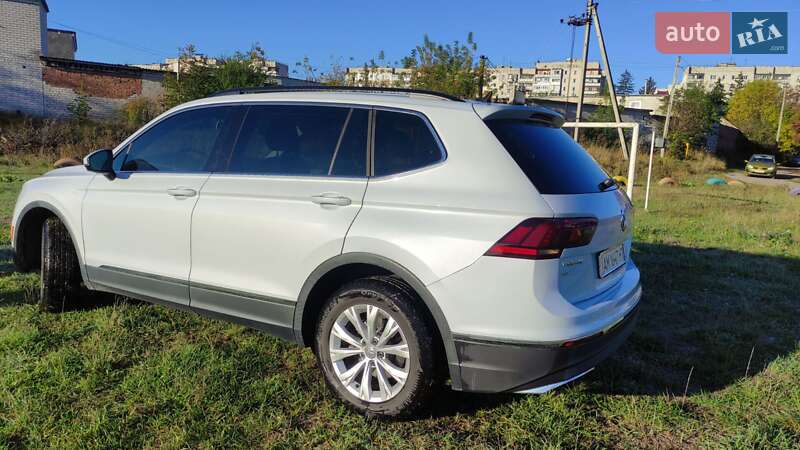 Внедорожник / Кроссовер Volkswagen Tiguan 2017 в Житомире