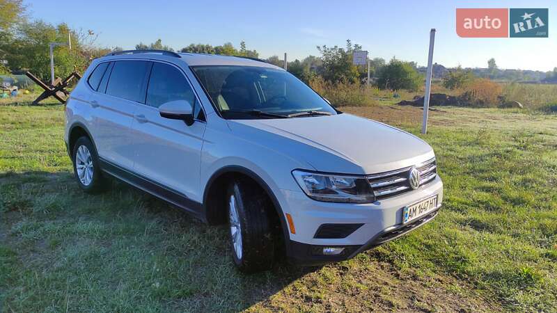 Внедорожник / Кроссовер Volkswagen Tiguan 2017 в Житомире
