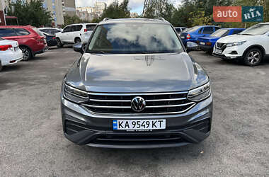 Внедорожник / Кроссовер Volkswagen Tiguan 2022 в Киеве