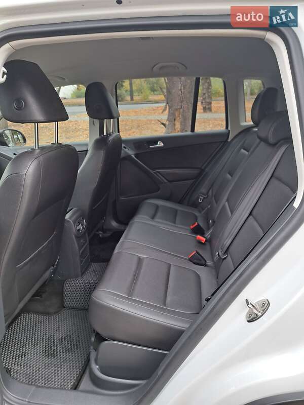 Внедорожник / Кроссовер Volkswagen Tiguan 2016 в Харькове фото 4 Внедорожник / Кроссовер Volkswagen Tiguan 2016 в Харькове