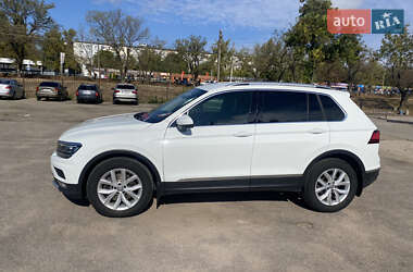Позашляховик / Кросовер Volkswagen Tiguan 2018 в 