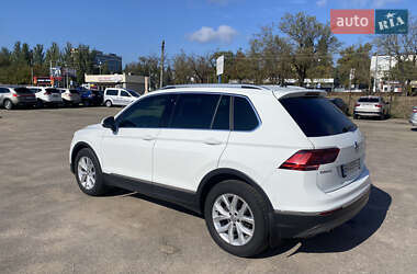 Позашляховик / Кросовер Volkswagen Tiguan 2018 в 