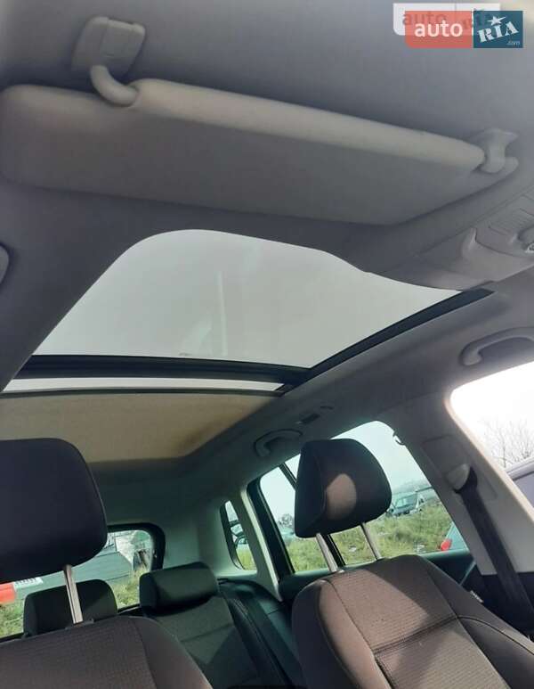 Внедорожник / Кроссовер Volkswagen Tiguan 2010 в Лохвице