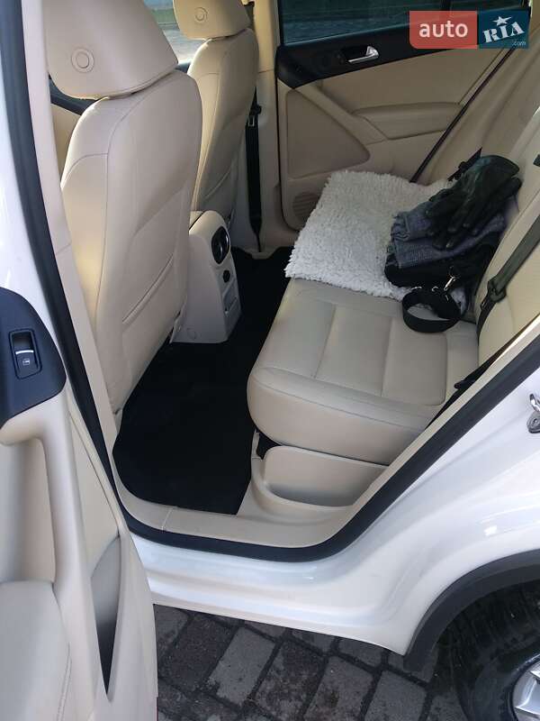 Внедорожник / Кроссовер Volkswagen Tiguan 2012 в Бурштыне