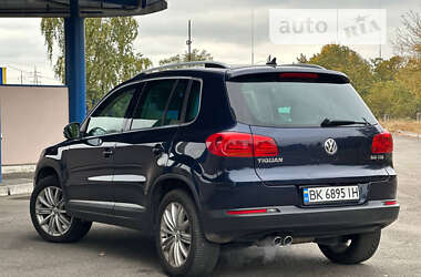 Внедорожник / Кроссовер Volkswagen Tiguan 2012 в Днепре