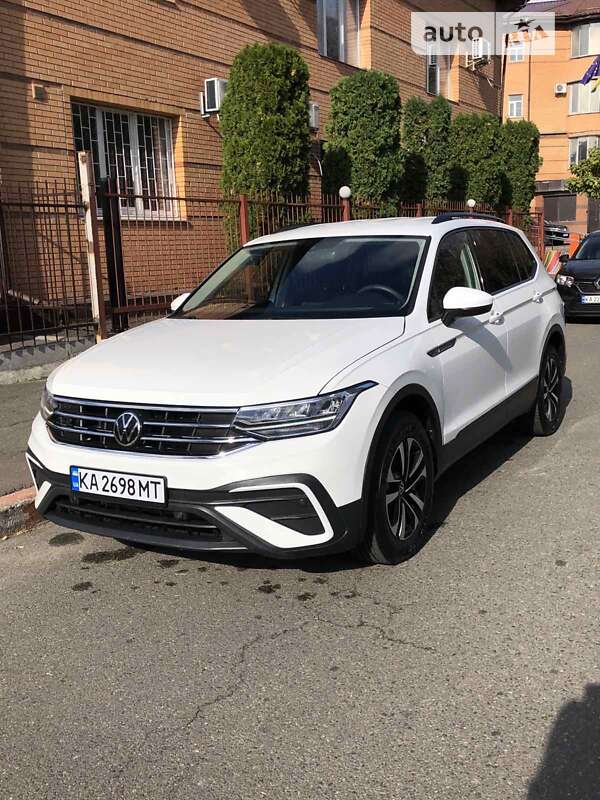 Позашляховик / Кросовер Volkswagen Tiguan 2023 в Києві