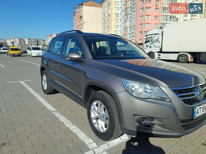 Внедорожник / Кроссовер Volkswagen Tiguan 2010 в Ивано-Франковске