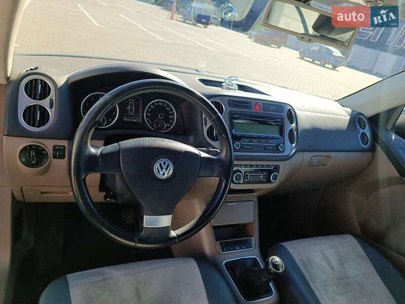 Внедорожник / Кроссовер Volkswagen Tiguan 2010 в Ивано-Франковске