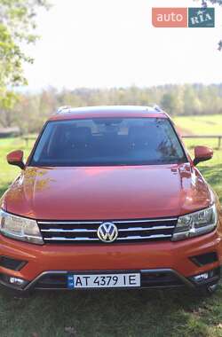 Внедорожник / Кроссовер Volkswagen Tiguan 2017 в 