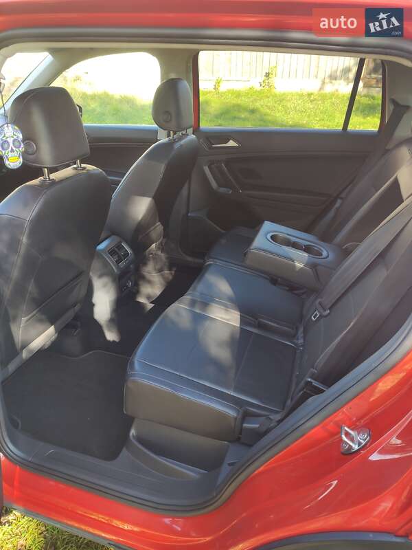 Внедорожник / Кроссовер Volkswagen Tiguan 2017 в Ивано-Франковске