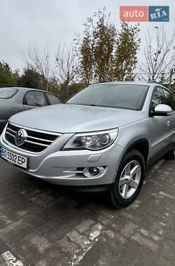 Внедорожник / Кроссовер Volkswagen Tiguan 2009 в Волочиске