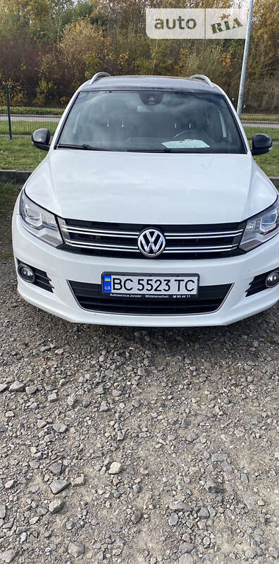 Позашляховик / Кросовер Volkswagen Tiguan 2015 в Львові