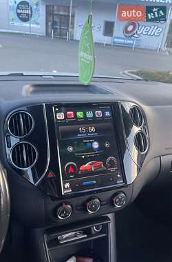 Внедорожник / Кроссовер Volkswagen Tiguan 2013 в 