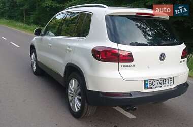 Внедорожник / Кроссовер Volkswagen Tiguan 2011 в 