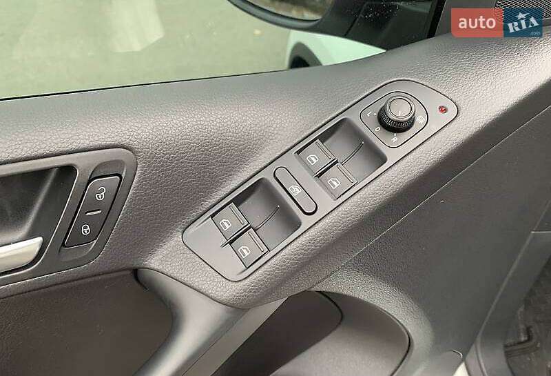 Внедорожник / Кроссовер Volkswagen Tiguan 2016 в Киеве фото 39 Внедорожник / Кроссовер Volkswagen Tiguan 2016 в Киеве
