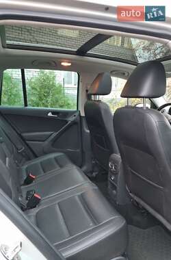 Внедорожник / Кроссовер Volkswagen Tiguan 2013 в 