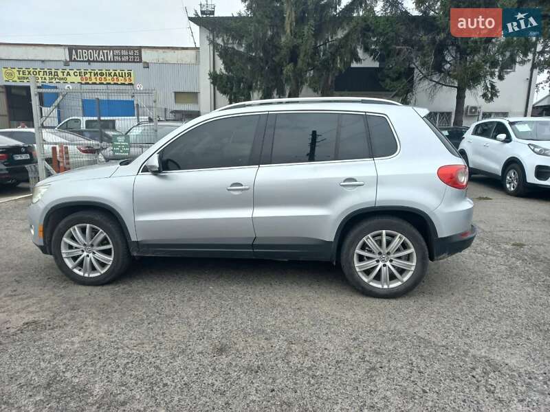 Внедорожник / Кроссовер Volkswagen Tiguan 2011 в Полтаве