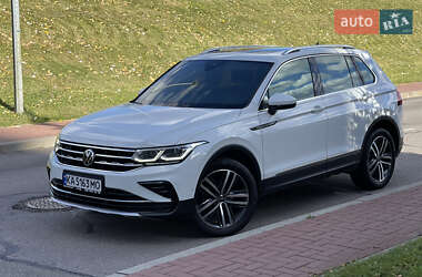 Позашляховик / Кросовер Volkswagen Tiguan 2022 в Києві