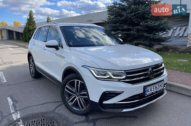 Позашляховик / Кросовер Volkswagen Tiguan 2022 в Києві