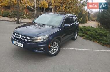 Позашляховик / Кросовер Volkswagen Tiguan 2013 в 