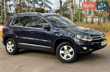 Внедорожник / Кроссовер Volkswagen Tiguan 2012 в Ахтырке