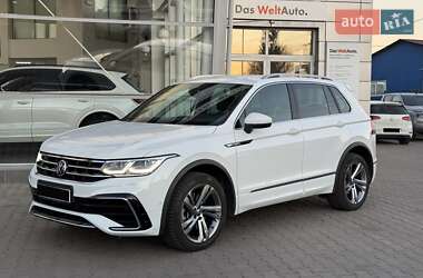 Позашляховик / Кросовер Volkswagen Tiguan 2021 в Чернівцях