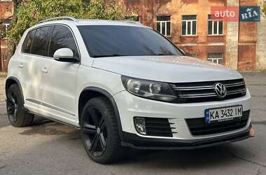 Позашляховик / Кросовер Volkswagen Tiguan 2015 в Кам'янському