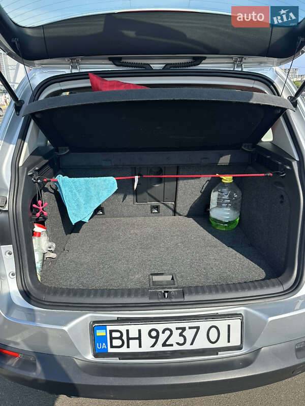 Позашляховик / Кросовер Volkswagen Tiguan 2014 в Одесі