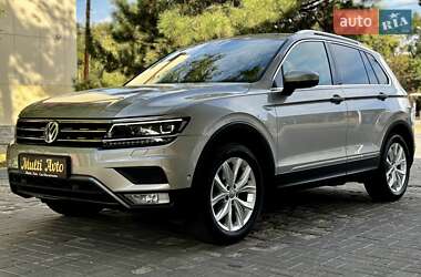 Позашляховик / Кросовер Volkswagen Tiguan 2016 в Дніпрі