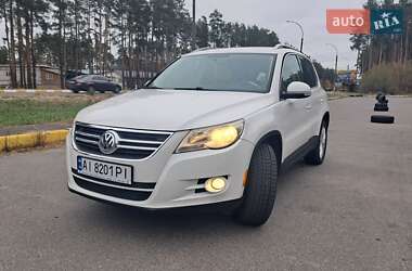 Внедорожник / Кроссовер Volkswagen Tiguan 2011 в Ирпене