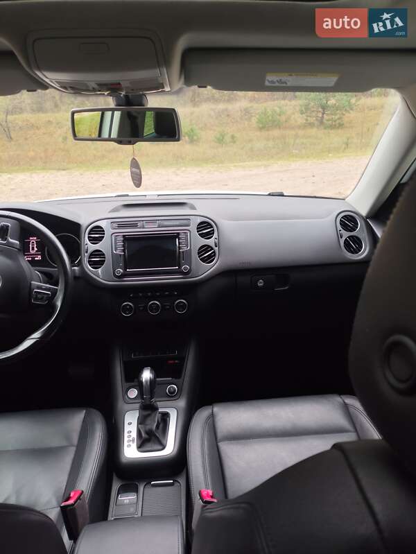 Позашляховик / Кросовер Volkswagen Tiguan 2016 в Богуславі