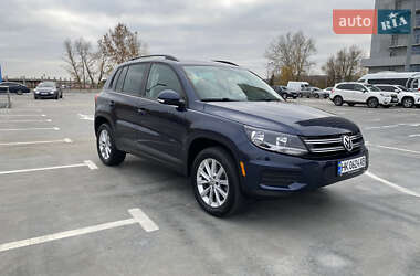 Внедорожник / Кроссовер Volkswagen Tiguan 2015 в Киеве