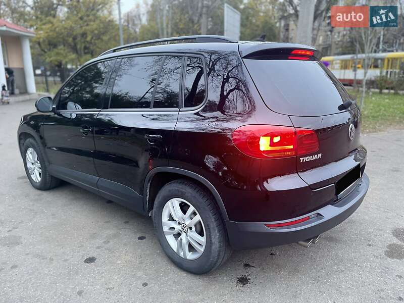 Внедорожник / Кроссовер Volkswagen Tiguan 2014 в Одессе