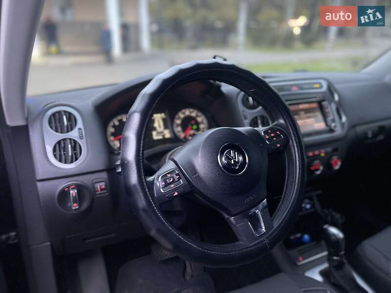 Внедорожник / Кроссовер Volkswagen Tiguan 2014 в Одессе