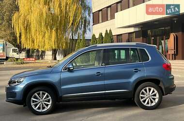 Внедорожник / Кроссовер Volkswagen Tiguan 2016 в Днепре