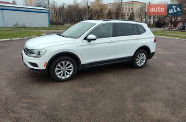 Внедорожник / Кроссовер Volkswagen Tiguan 2018 в Ровно