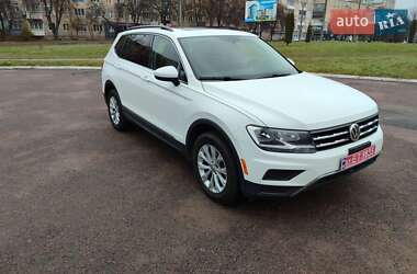 Позашляховик / Кросовер Volkswagen Tiguan 2018 в Рівному