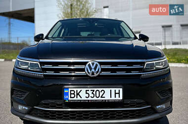 Позашляховик / Кросовер Volkswagen Tiguan 2017 в Рівному