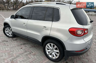 Внедорожник / Кроссовер Volkswagen Tiguan 2009 в Харькове