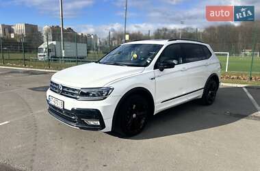 Внедорожник / Кроссовер Volkswagen Tiguan 2019 в Ивано-Франковске