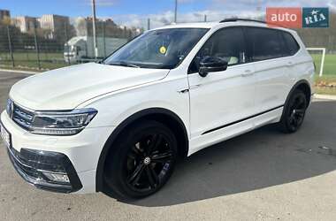 Внедорожник / Кроссовер Volkswagen Tiguan 2019 в Ивано-Франковске